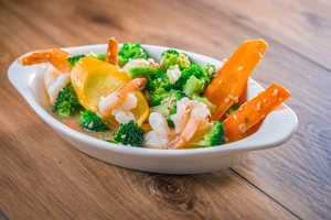 SHRIMP WITH VEGETABLES