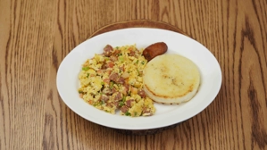 MOZZA AREPA CON HUEVOS RANCHERITOS 