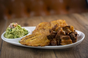 GUACAMOLE CON CHICHARRÓN